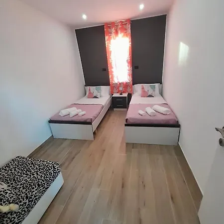 Natan Apartament Szkodra